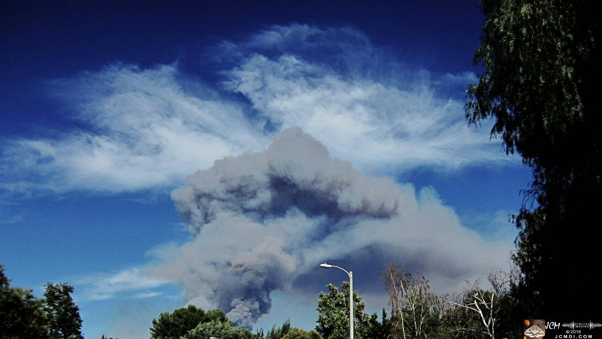 Sand fire amazing smoke plume (looks like volcano!) JCMDI.COM